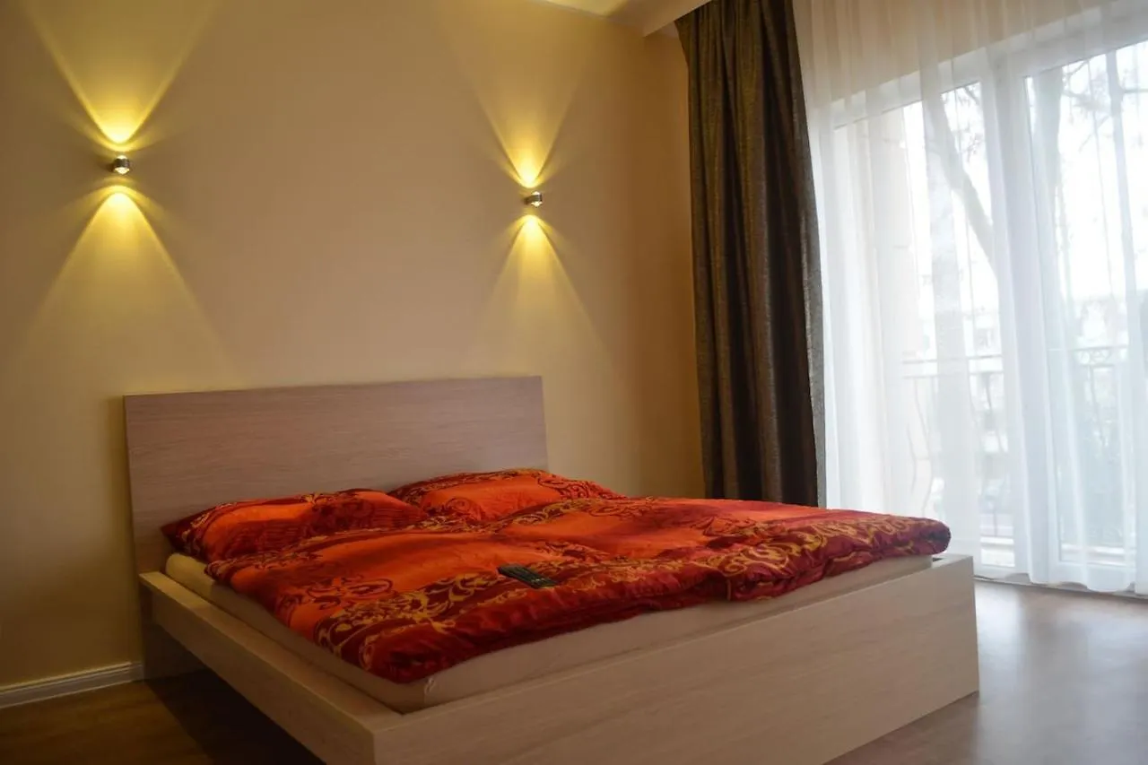 Secret Studio Lux SPECIAL OFFER Berlino 0*,  Germania